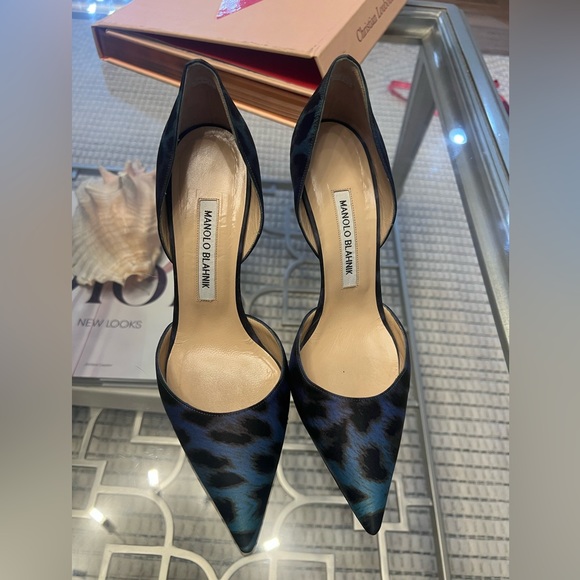 Manolo Blahnik D'Orsay Pointed blue and black print Pumps size 38 - Picture 1 of 5